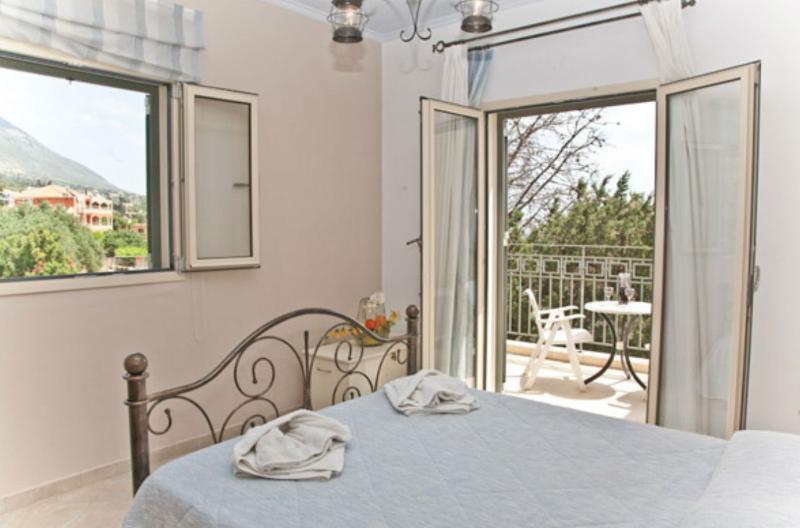 Liocharis Apartments Lourdata  Dış mekan fotoğraf