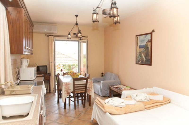 Liocharis Apartments Lourdata  Dış mekan fotoğraf