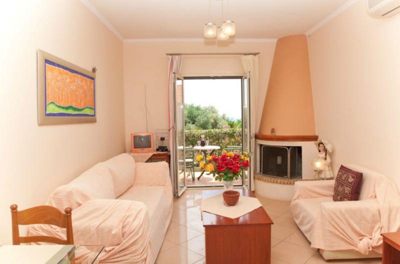 Liocharis Apartments Lourdata  Dış mekan fotoğraf